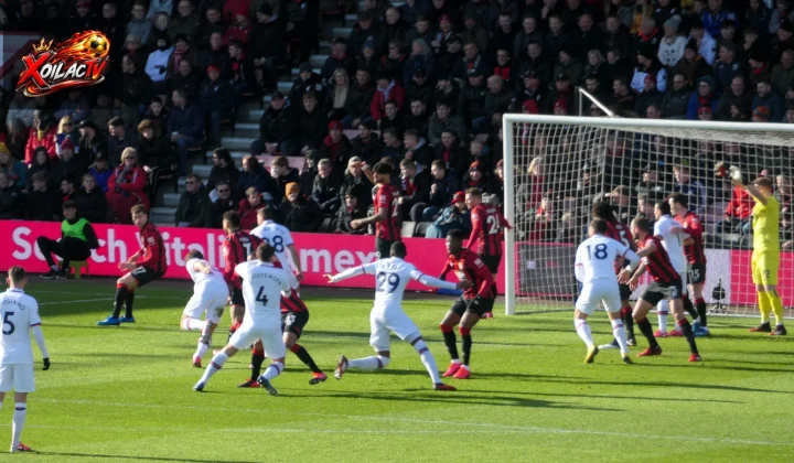 Chelsea và AFC Bournemouth thi đấu trong một trận đấu tư liệu