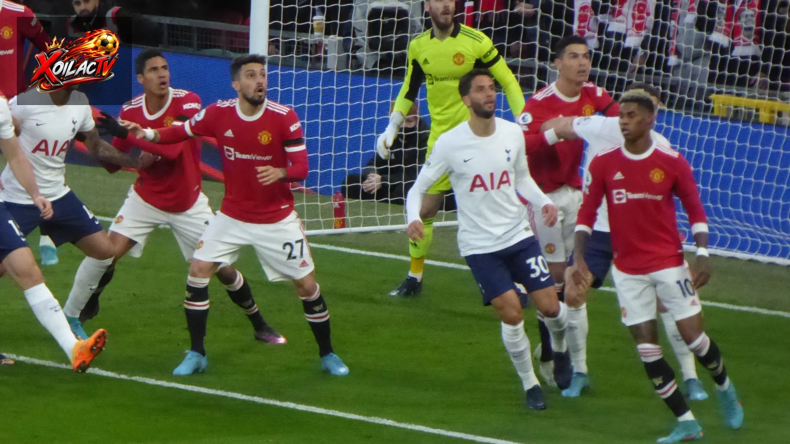 Cầu thủ Manchester United và Tottenham Hotspur trong một trận đấu năm 2022